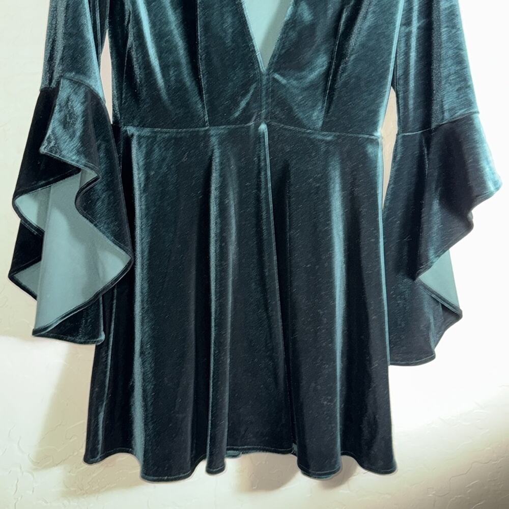 Lulus Wrapped in Luxe Forest Green Velvet Bell Sleeve Skater Dress size medium - Picture 5 of 7